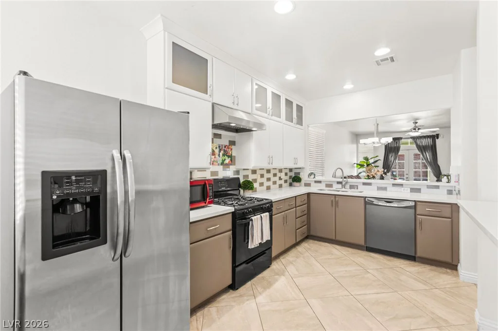 375 Golden Shore, Las Vegas, NV 89123