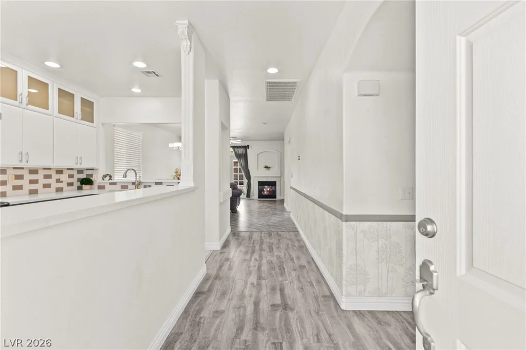 375 Golden Shore, Las Vegas, NV 89123