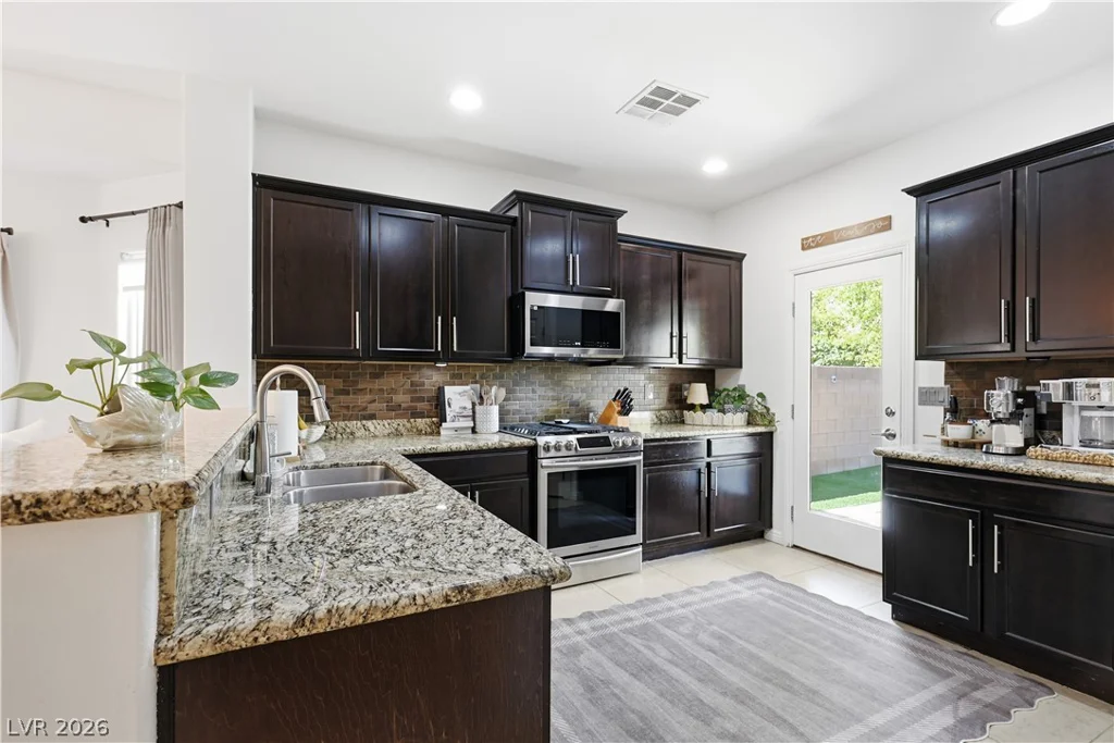 6049 River Belle, North Las Vegas, NV 89031