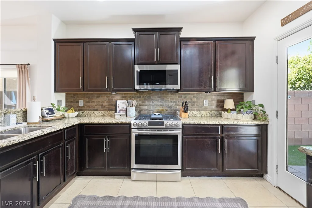 6049 River Belle, North Las Vegas, NV 89031