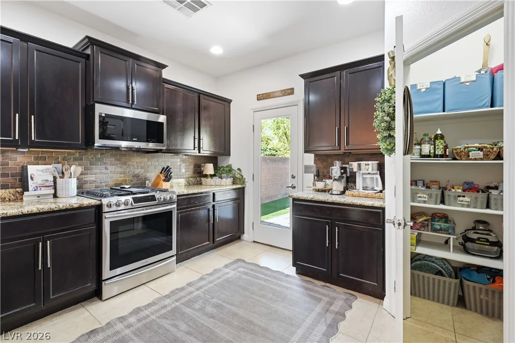 6049 River Belle, North Las Vegas, NV 89031