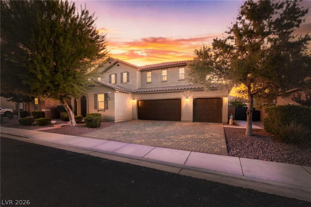 350 Azar Swan, Las Vegas, NV 89183