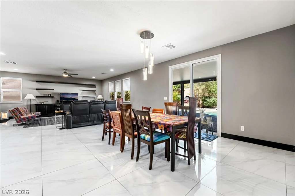 350 Azar Swan, Las Vegas, NV 89183