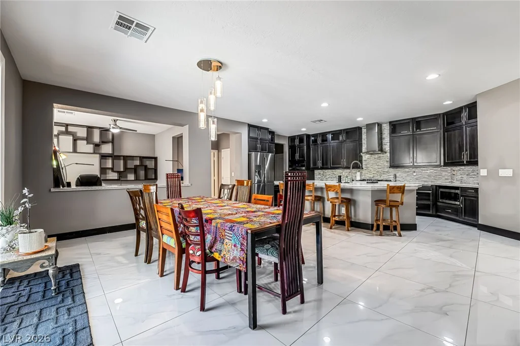 350 Azar Swan, Las Vegas, NV 89183