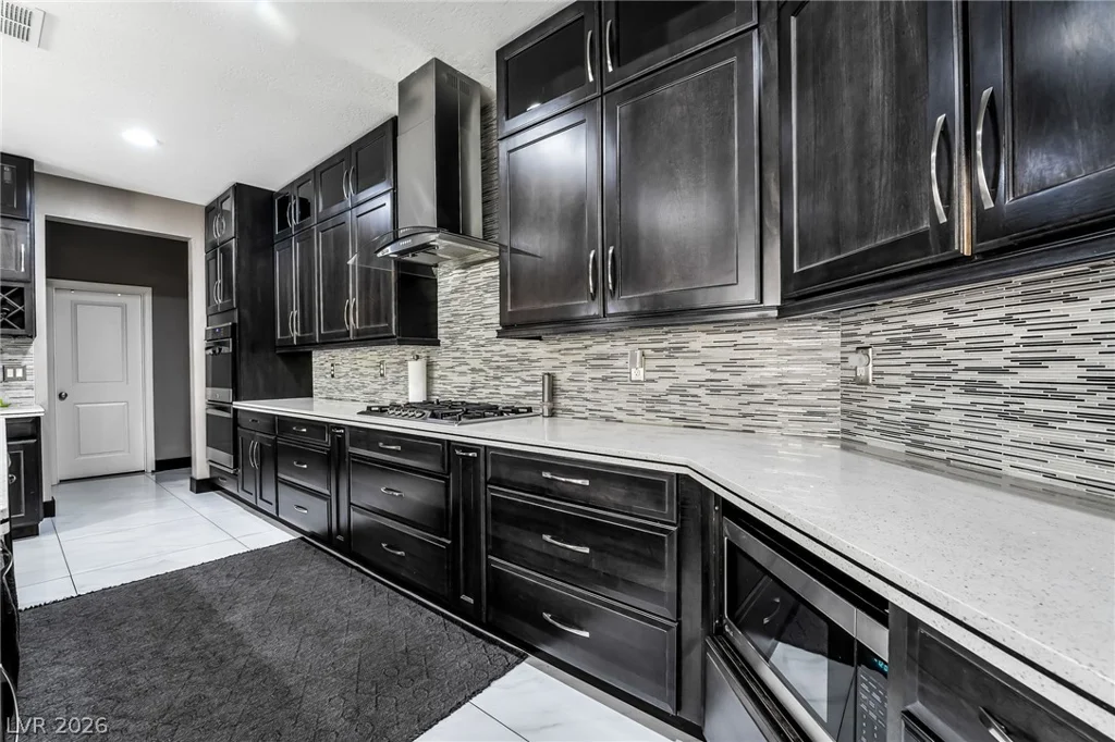 350 Azar Swan, Las Vegas, NV 89183