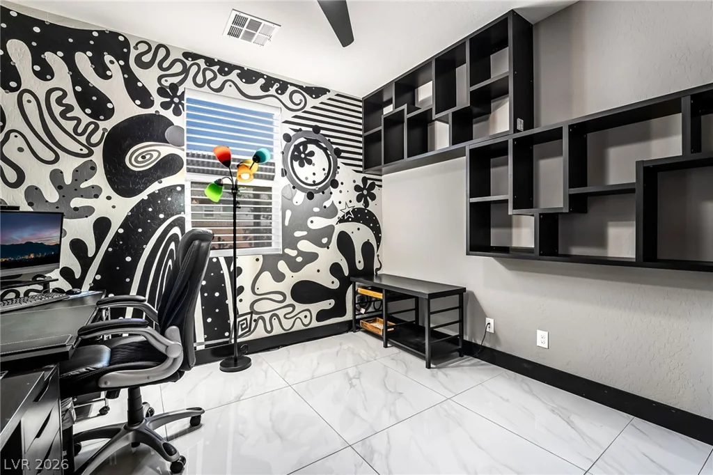 350 Azar Swan, Las Vegas, NV 89183