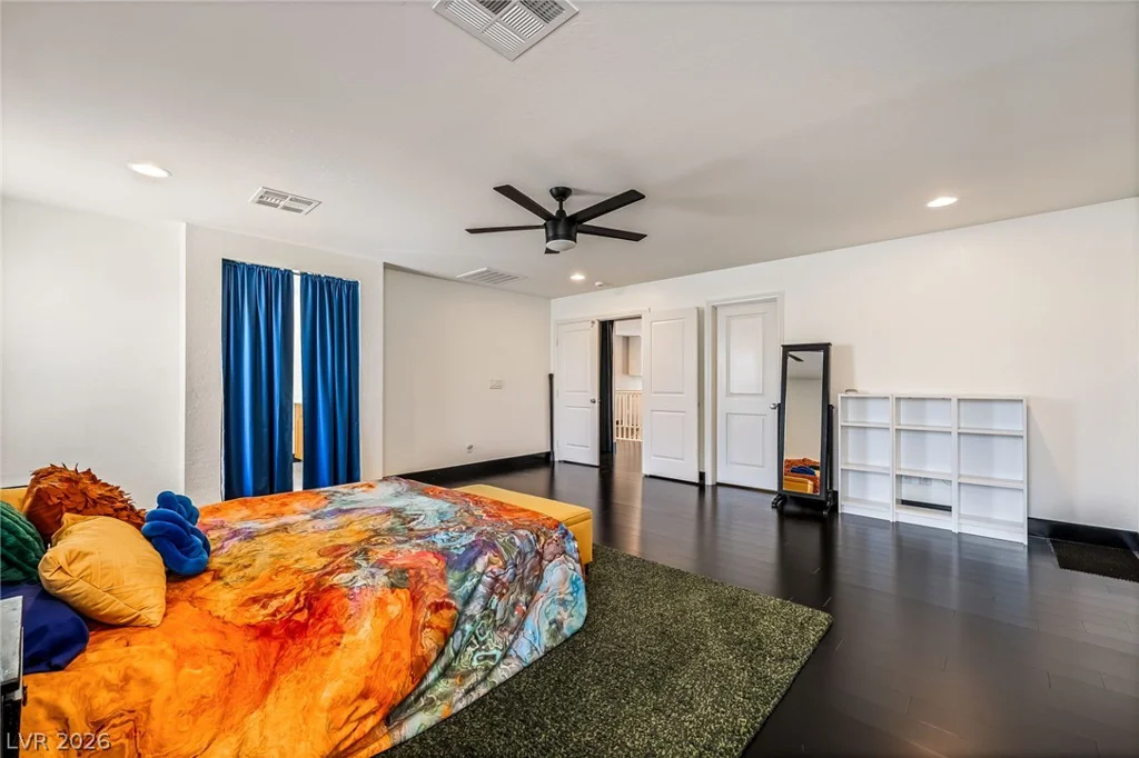 350 Azar Swan, Las Vegas, NV 89183