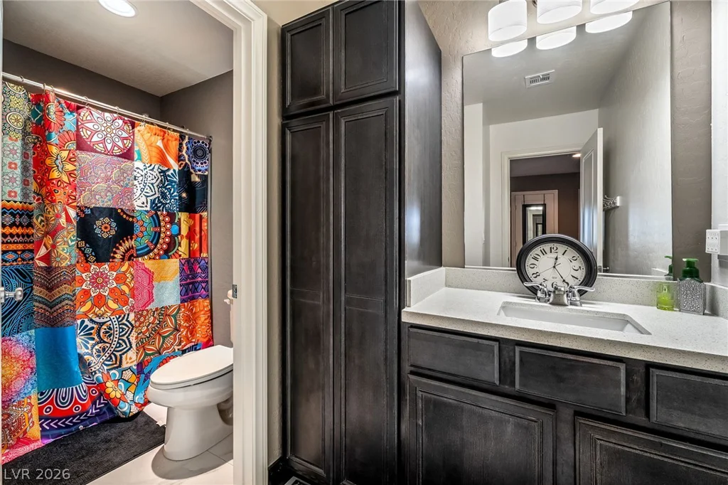 350 Azar Swan, Las Vegas, NV 89183