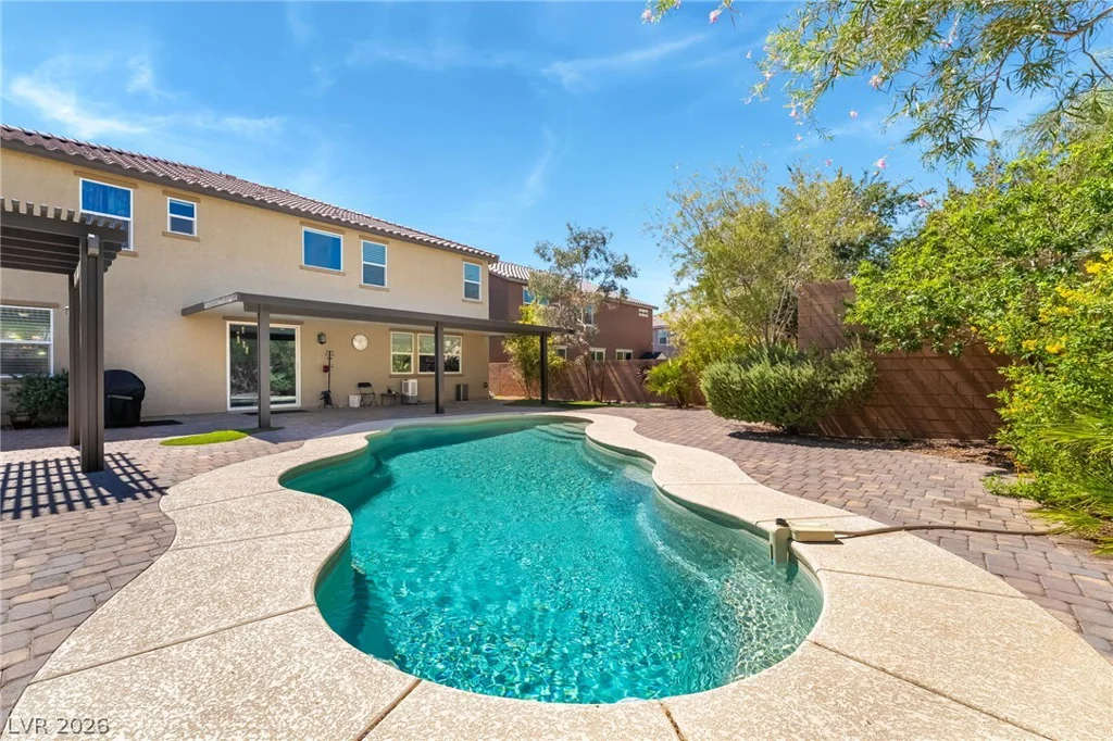 350 Azar Swan, Las Vegas, NV 89183