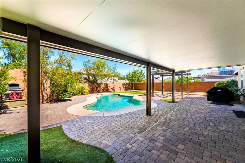 350 Azar Swan, Las Vegas, NV 89183