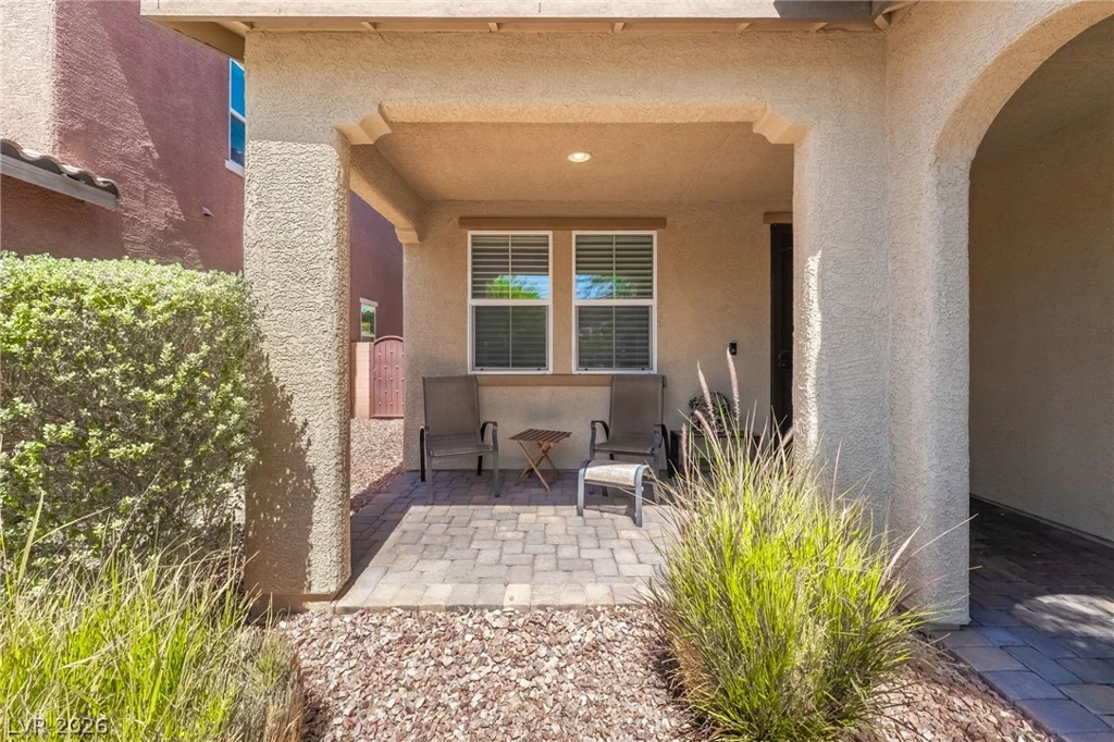 350 Azar Swan, Las Vegas, NV 89183