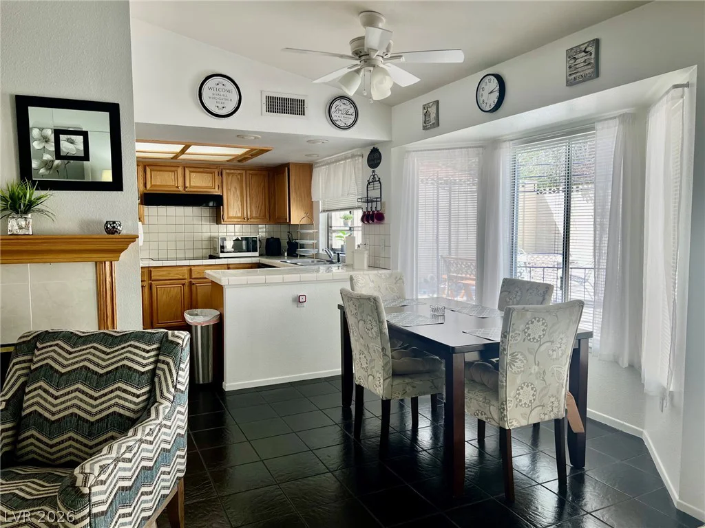 8304 Vibrant, Las Vegas, NV 89117