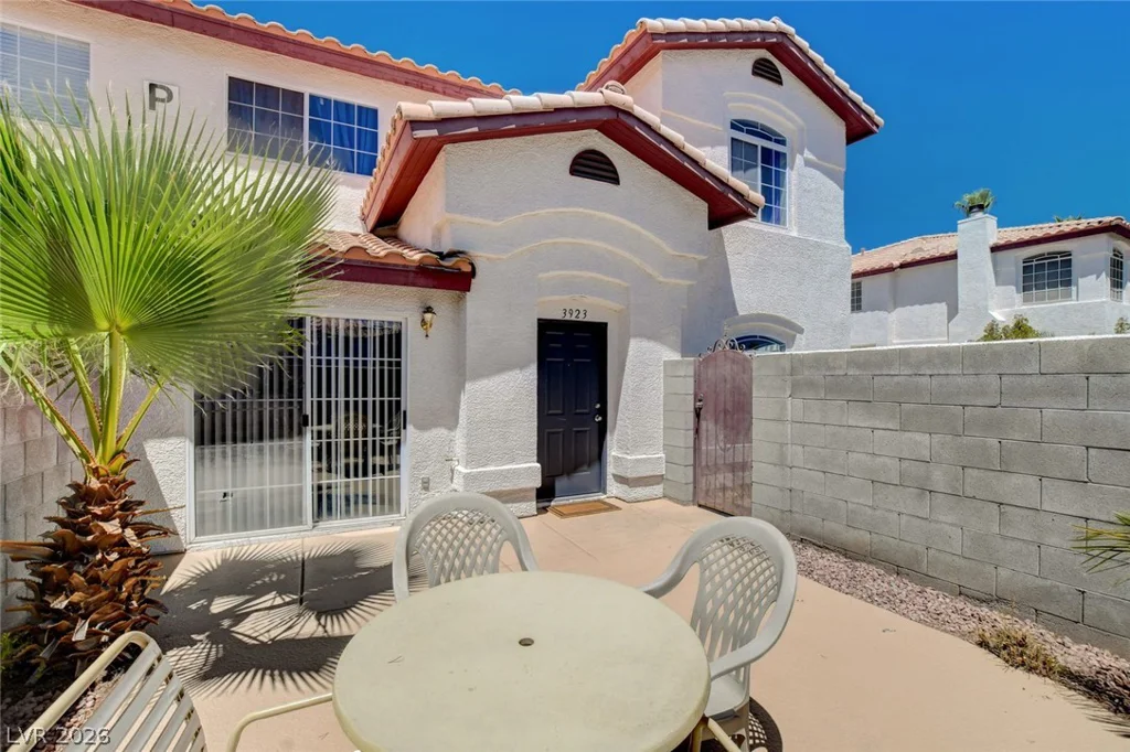 3923 Starfield, Las Vegas, NV 89147