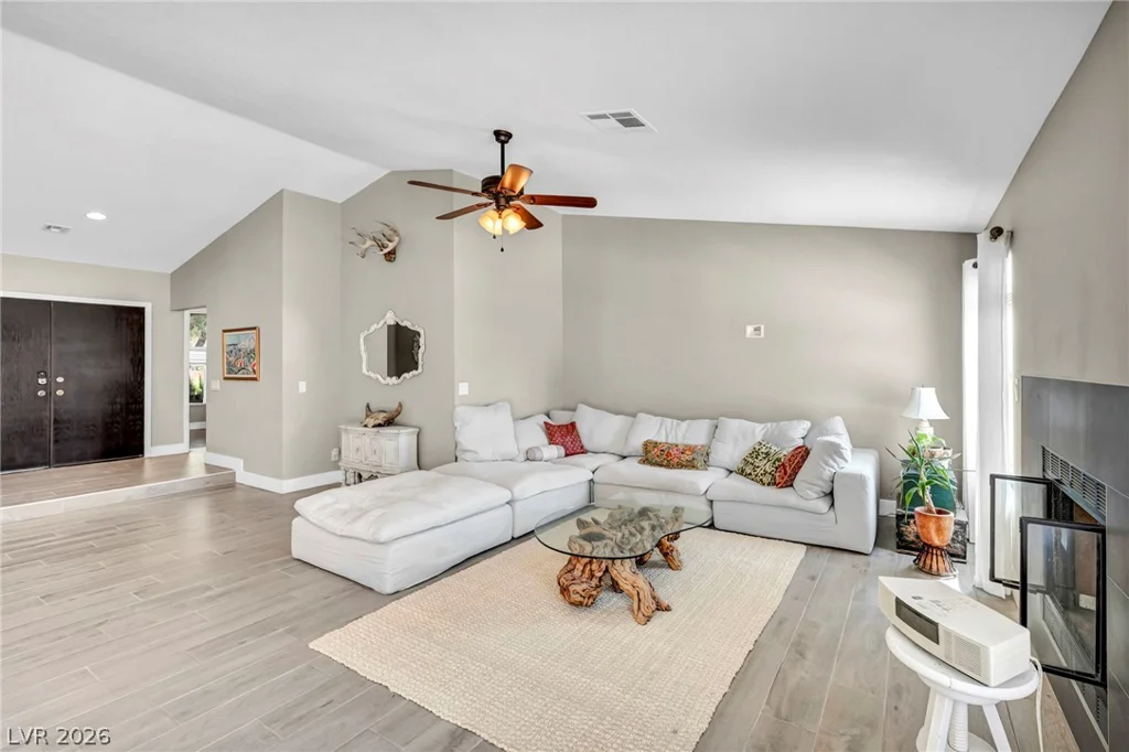3249 Palmdesert, Las Vegas, NV 89120