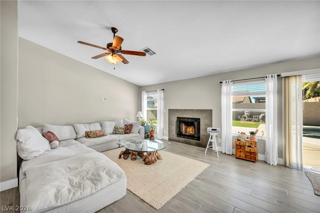 3249 Palmdesert, Las Vegas, NV 89120