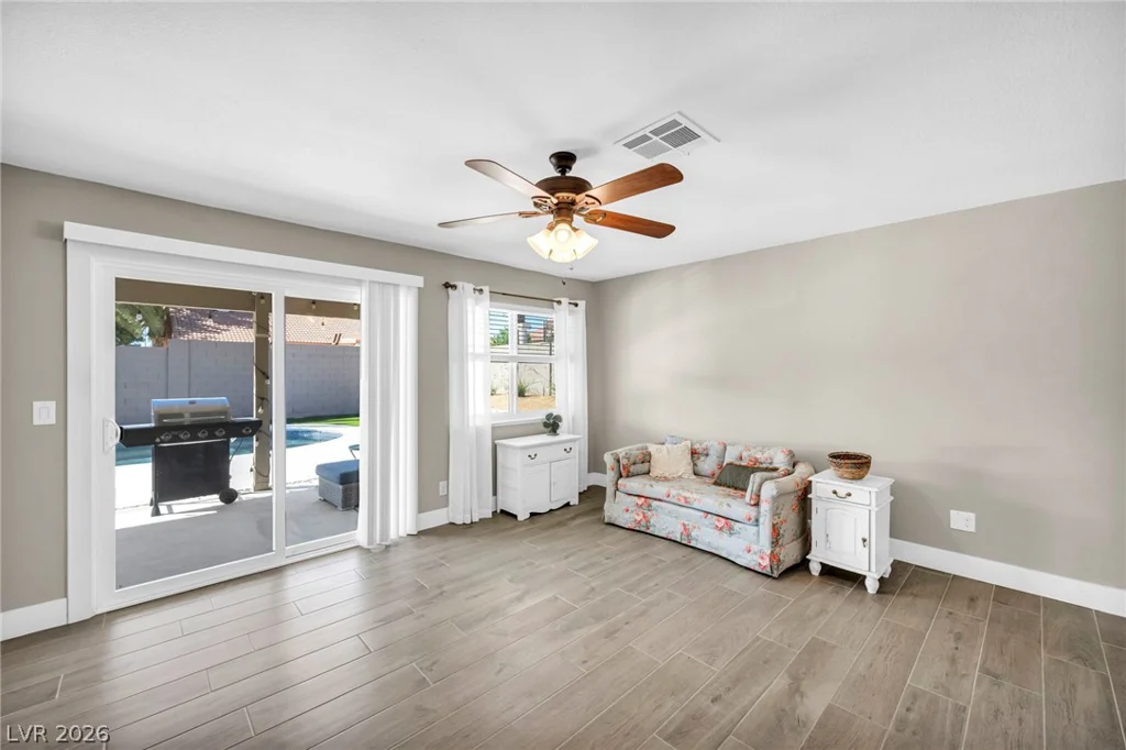 3249 Palmdesert, Las Vegas, NV 89120
