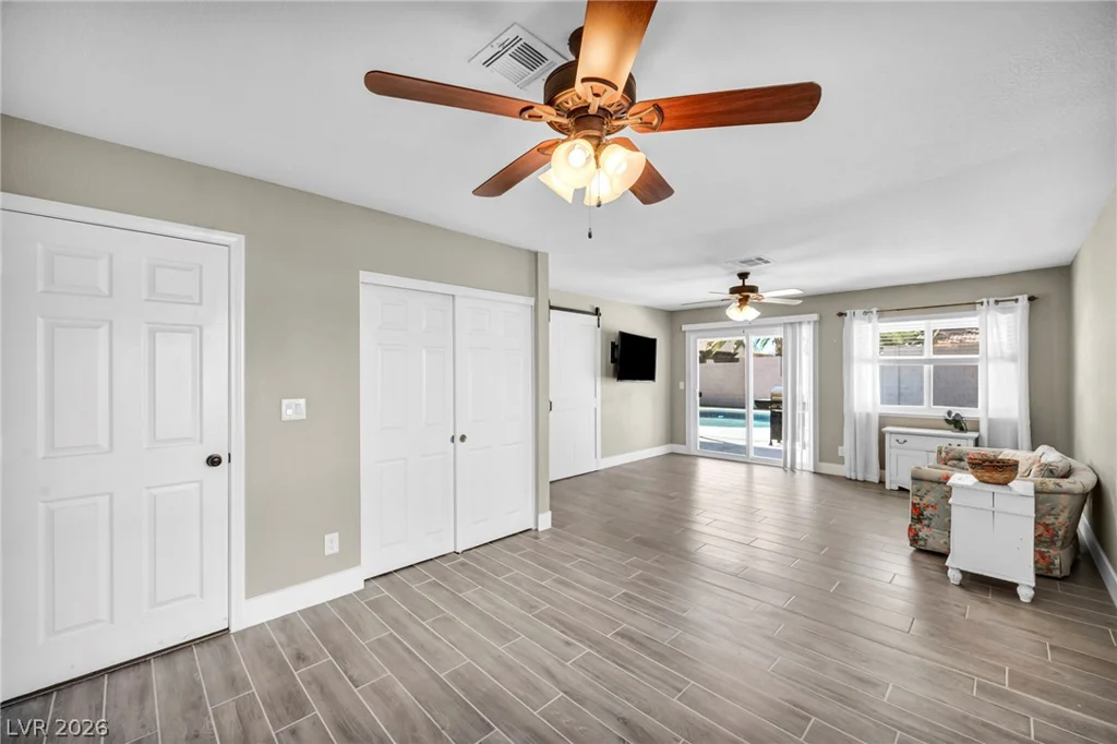 3249 Palmdesert, Las Vegas, NV 89120
