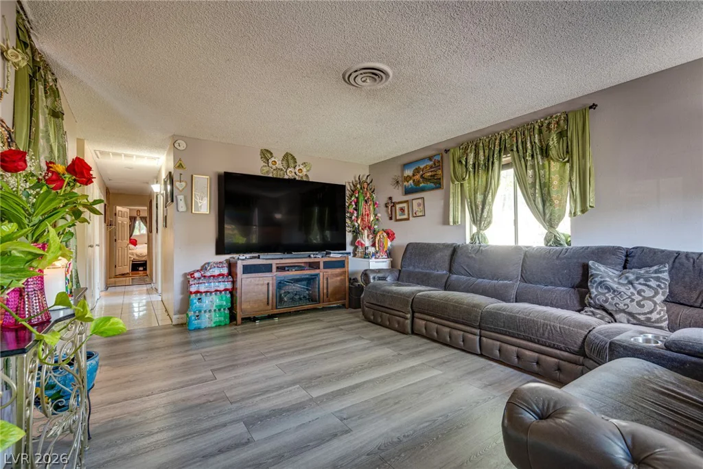 5305 Camden, Las Vegas, NV 89122