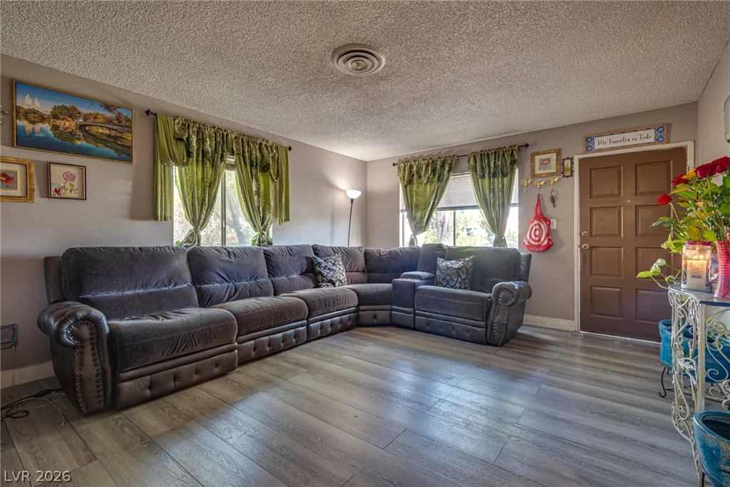 5305 Camden, Las Vegas, NV 89122