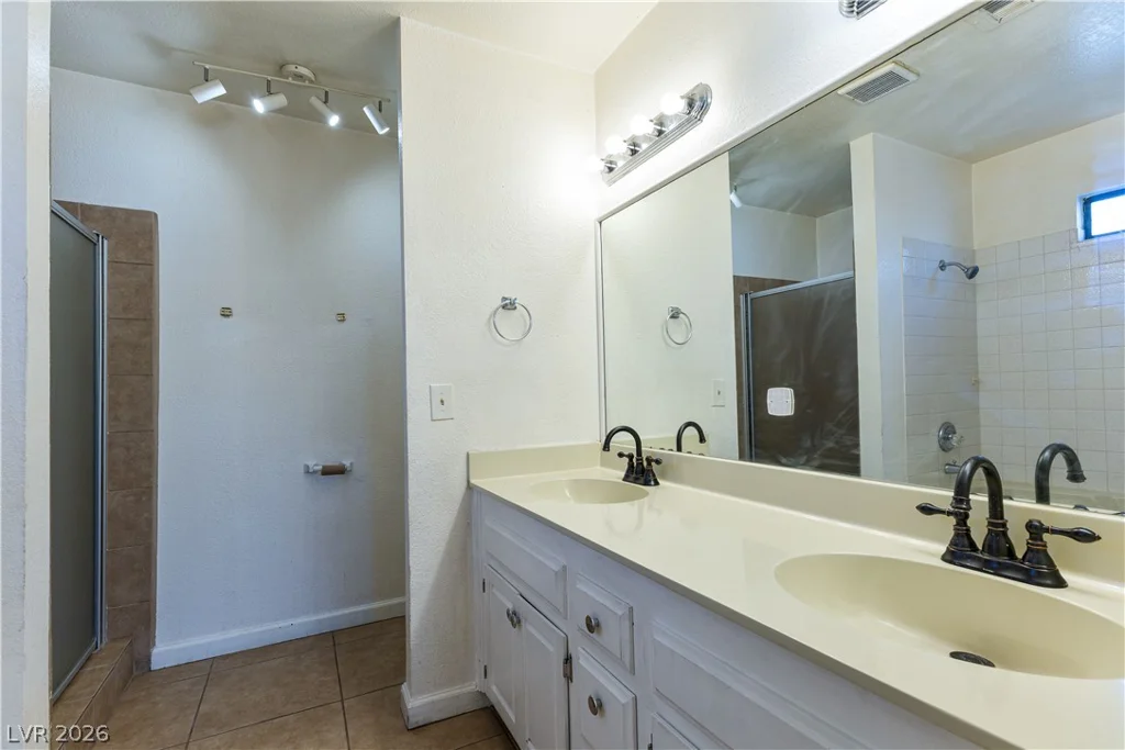 817 Spyglass, Las Vegas, NV 89107