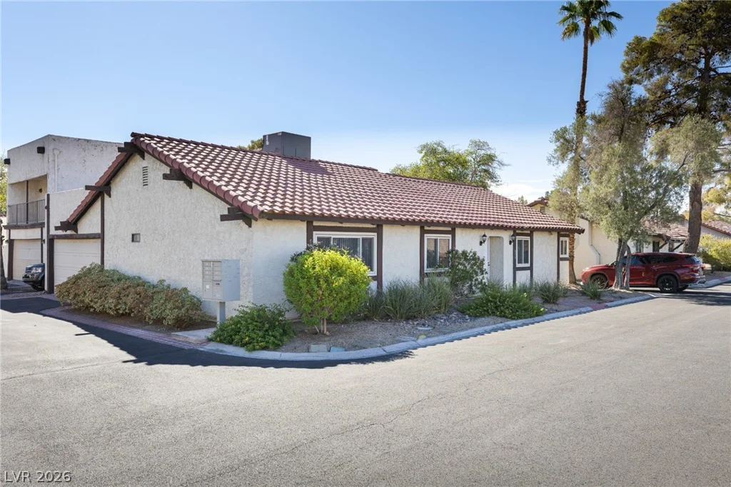 817 Spyglass, Las Vegas, NV 89107