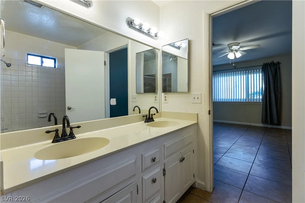 817 Spyglass, Las Vegas, NV 89107