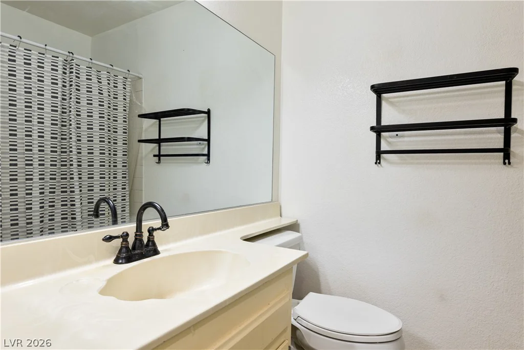 817 Spyglass, Las Vegas, NV 89107