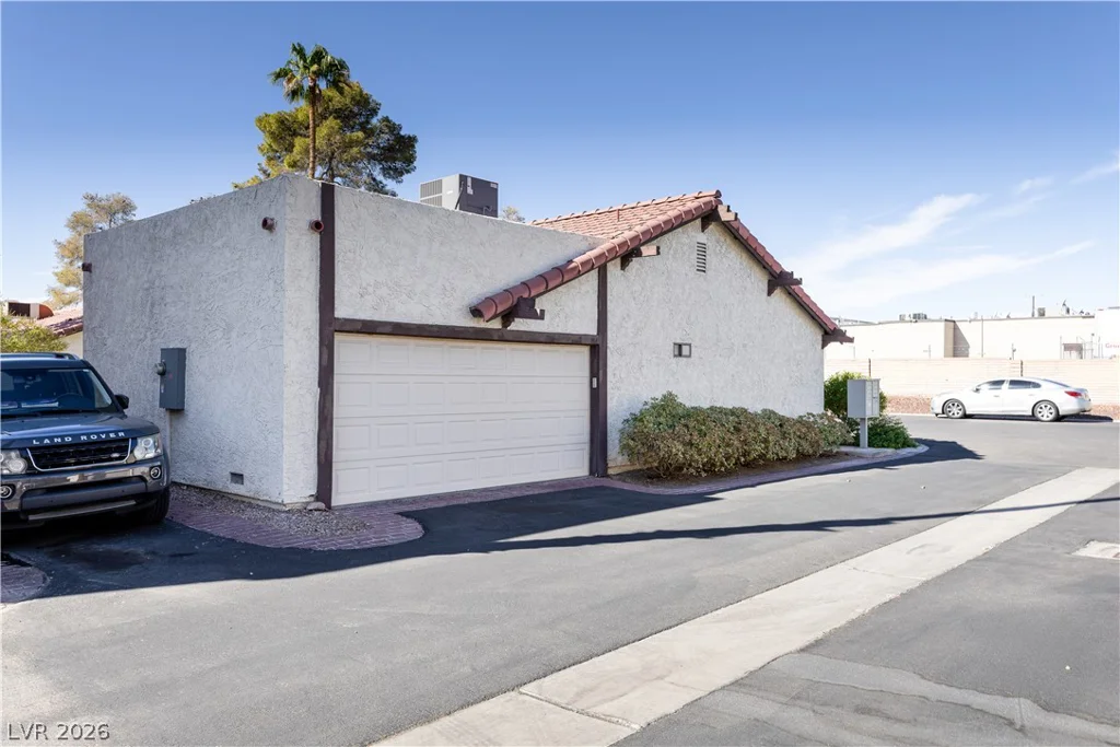 817 Spyglass, Las Vegas, NV 89107