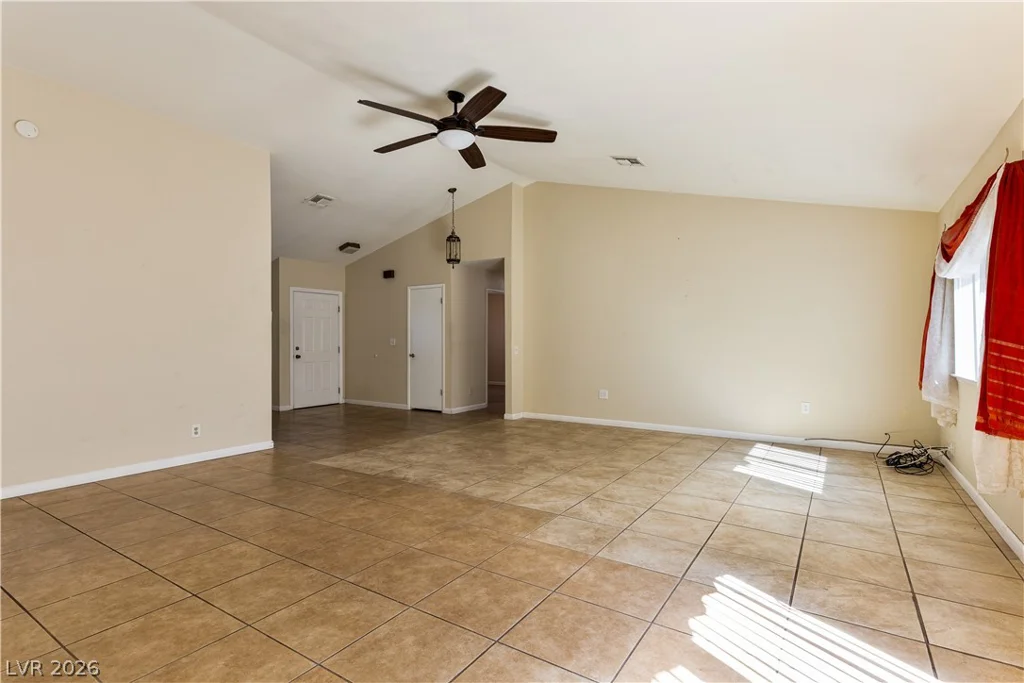817 Spyglass, Las Vegas, NV 89107