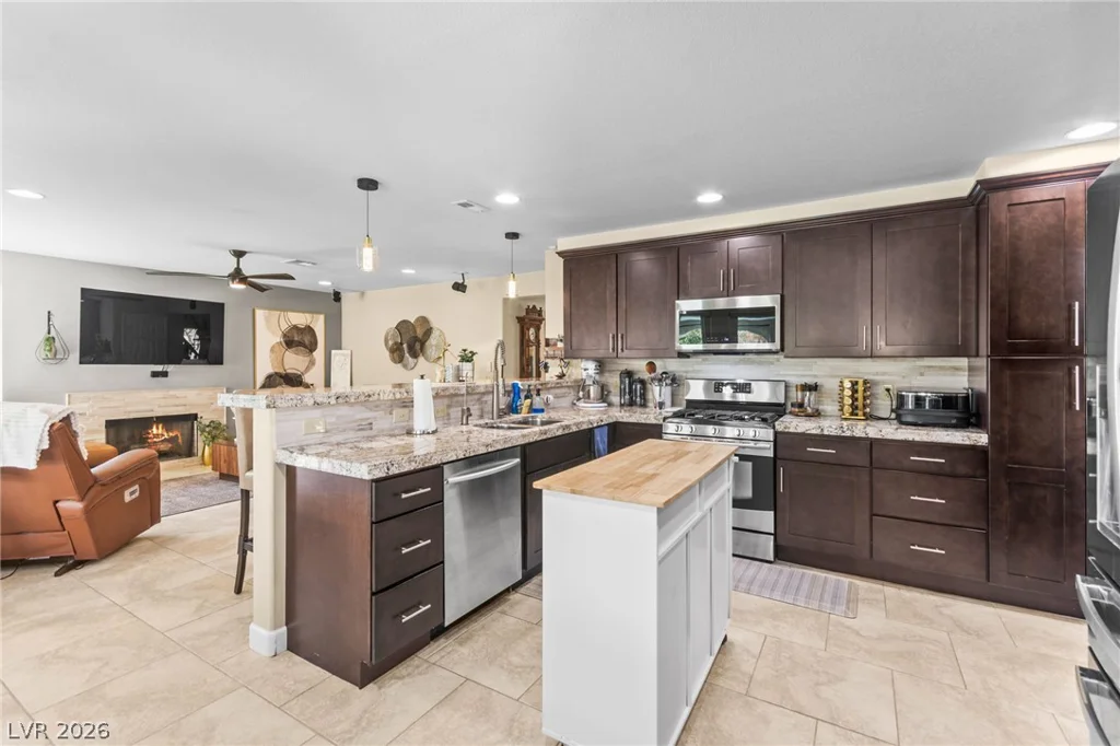 280 Willow Grove, Henderson, NV 89014