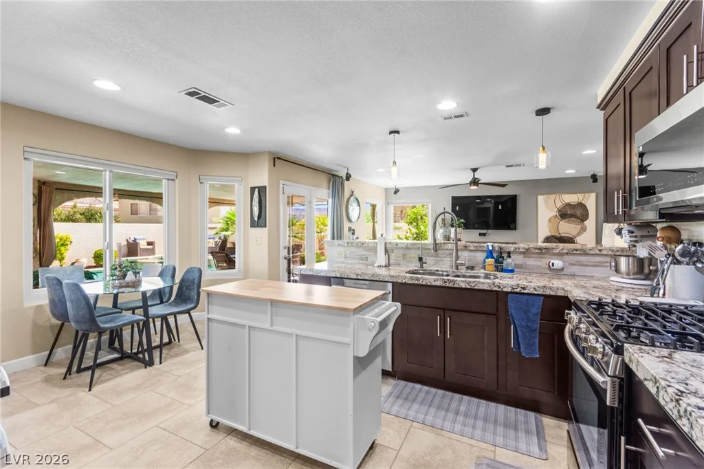 280 Willow Grove, Henderson, NV 89014