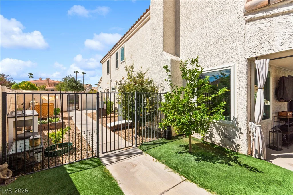 280 Willow Grove, Henderson, NV 89014