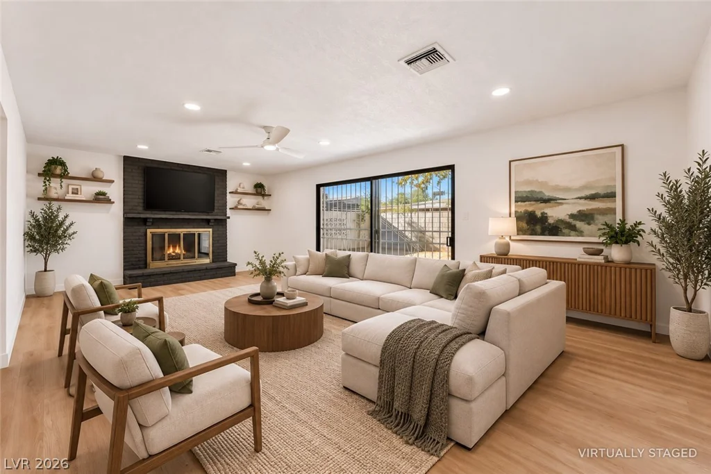 1813 Bracken, Las Vegas, NV 89104