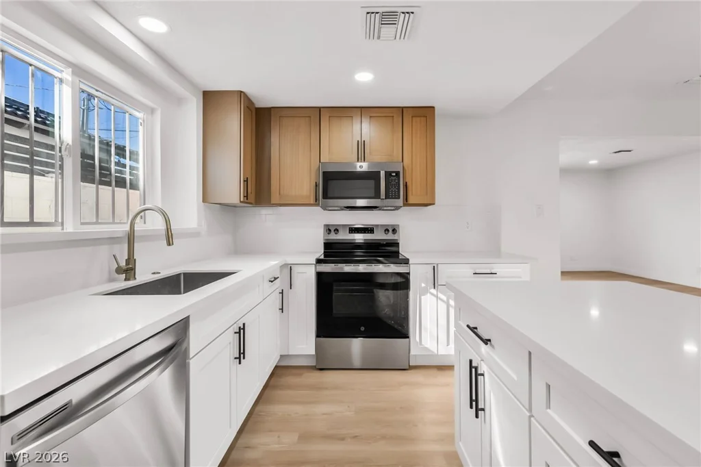1813 Bracken, Las Vegas, NV 89104