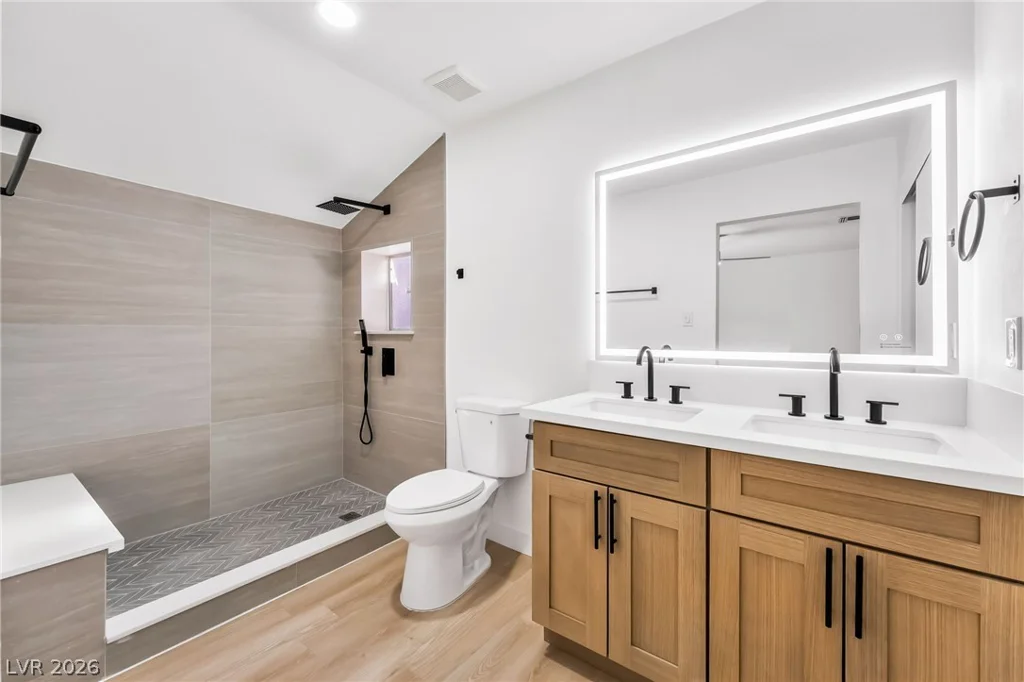 1813 Bracken, Las Vegas, NV 89104