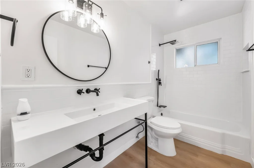 1813 Bracken, Las Vegas, NV 89104