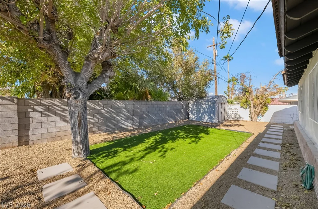 1813 Bracken, Las Vegas, NV 89104