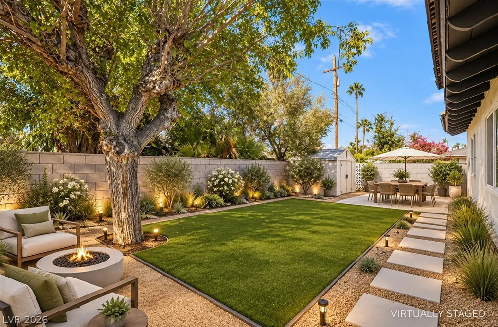 1813 Bracken, Las Vegas, NV 89104