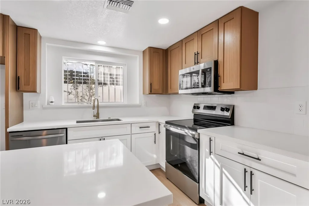 1813 Bracken, Las Vegas, NV 89104