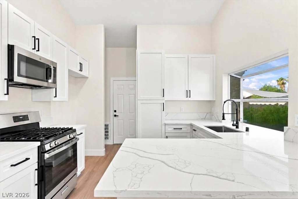 4517 La Madre, North Las Vegas, NV 89031