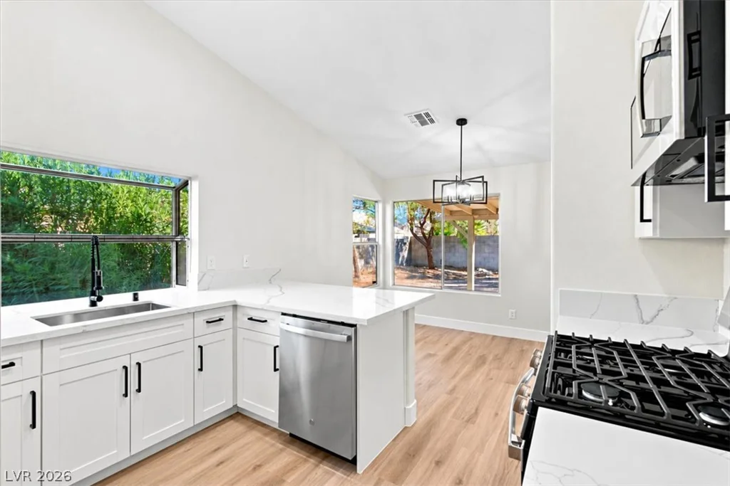 4517 La Madre, North Las Vegas, NV 89031