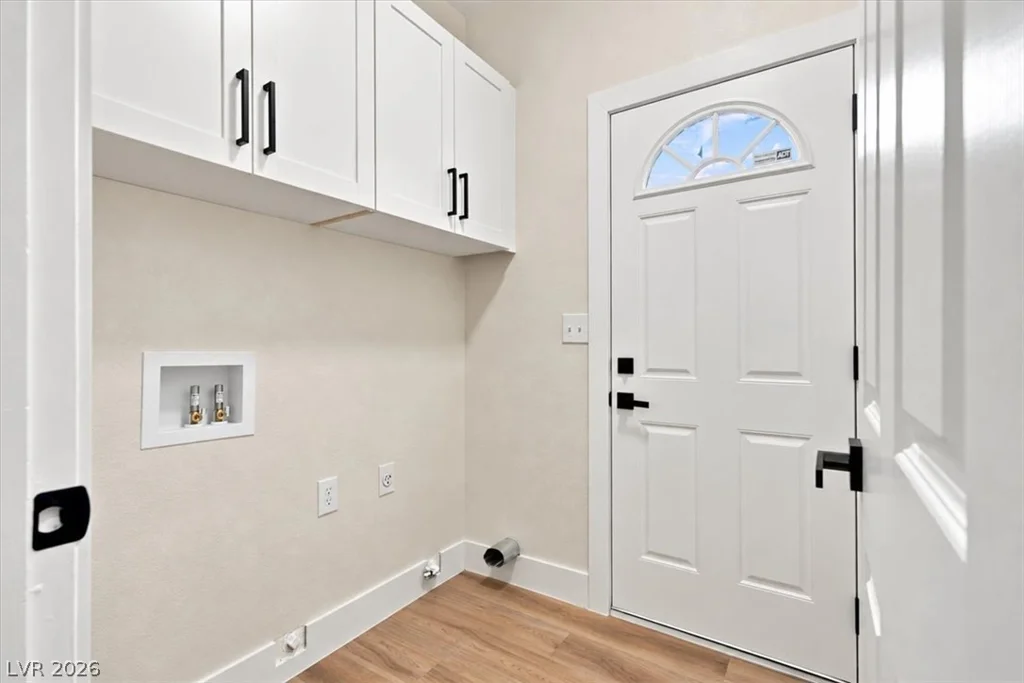 4517 La Madre, North Las Vegas, NV 89031