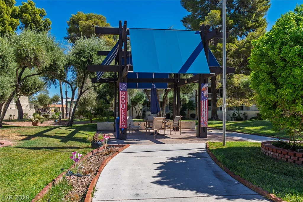750 Royal Crest, Las Vegas, NV 89169