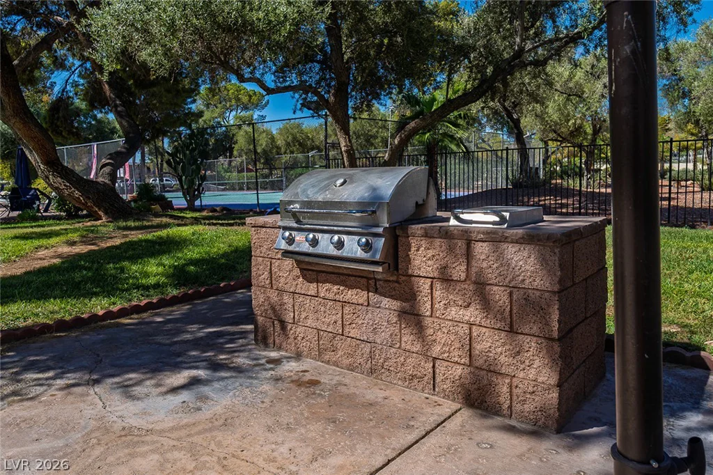 750 Royal Crest, Las Vegas, NV 89169