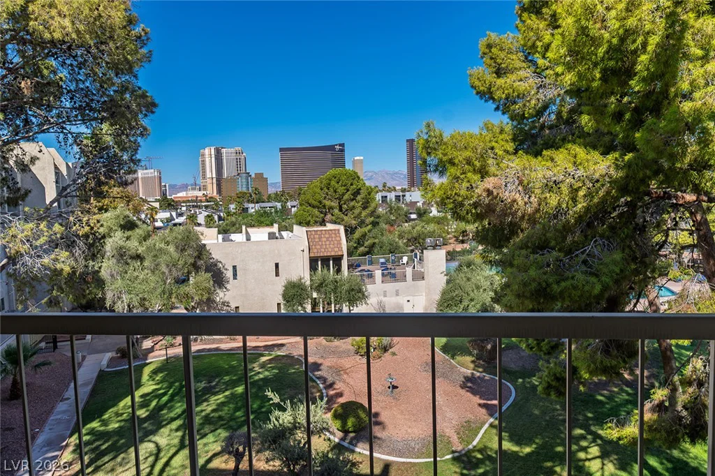750 Royal Crest, Las Vegas, NV 89169