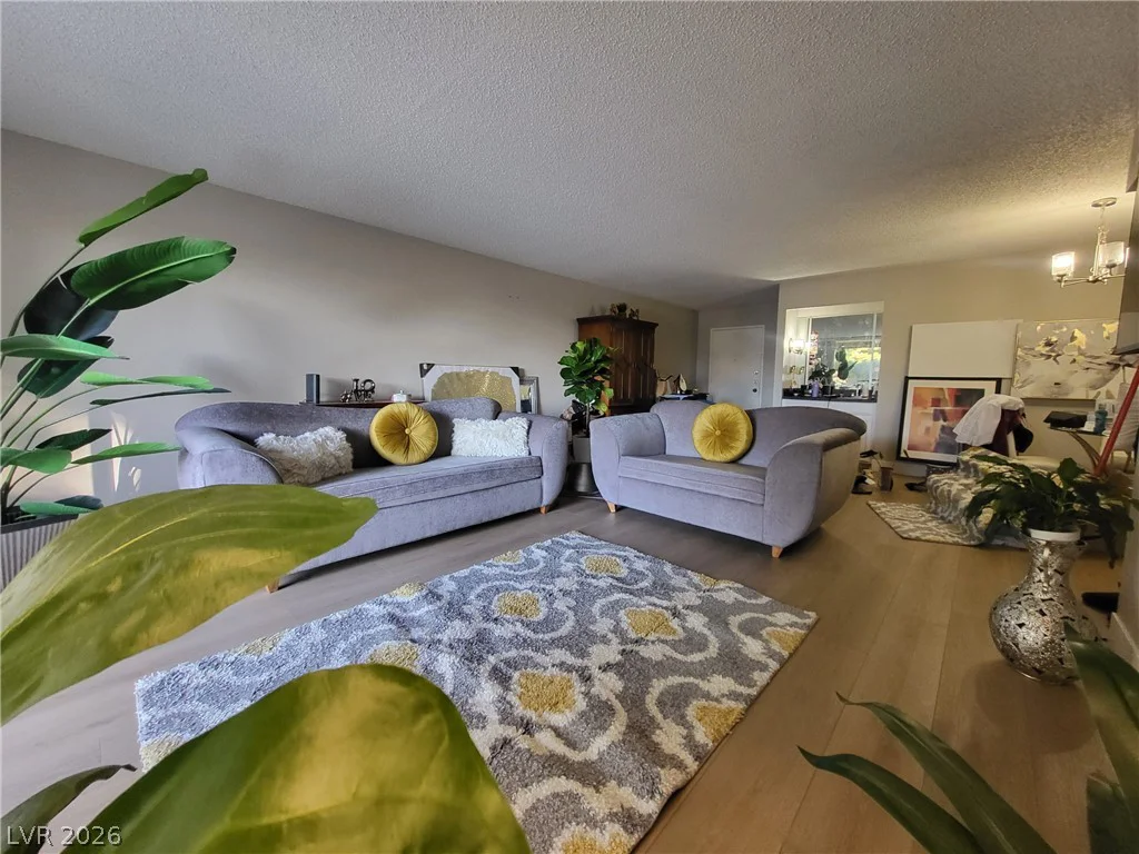 750 Royal Crest, Las Vegas, NV 89169