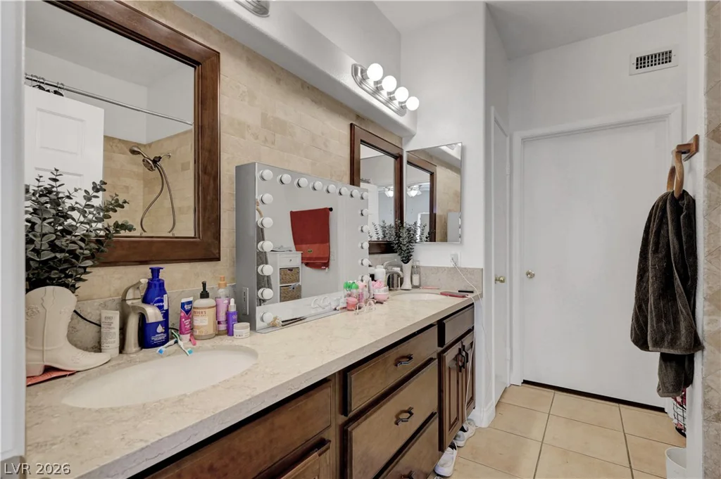 6201 Lake Mead, Las Vegas, NV 89156