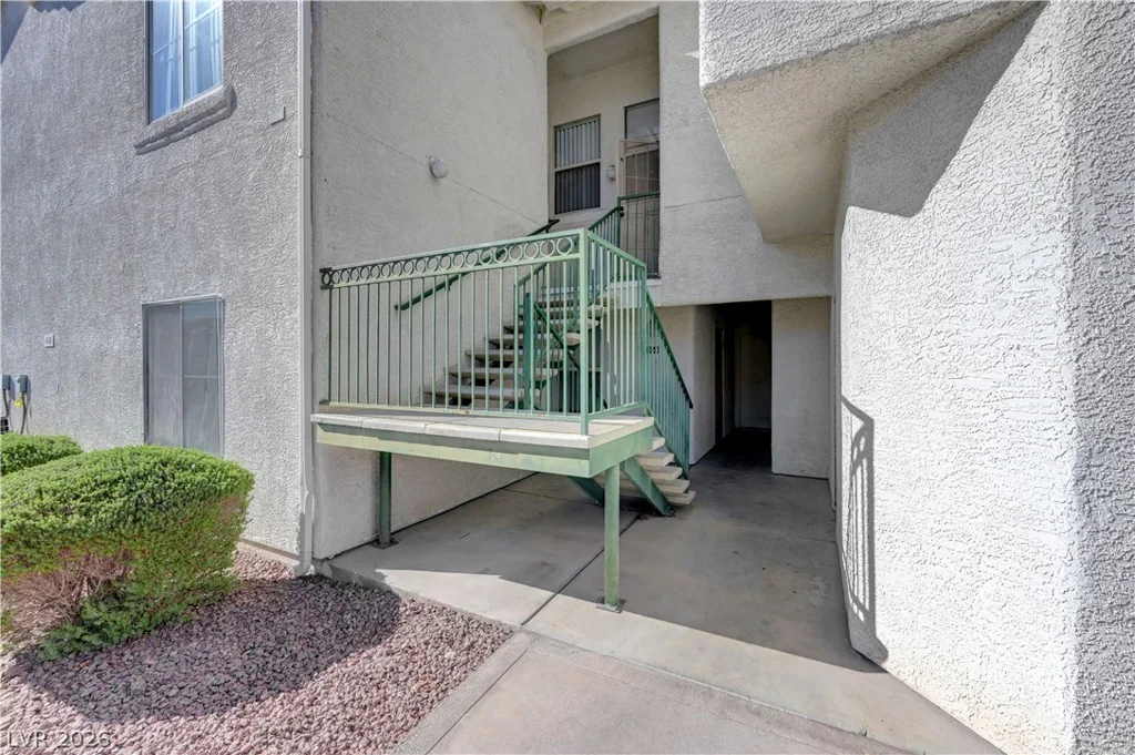 6201 Lake Mead, Las Vegas, NV 89156