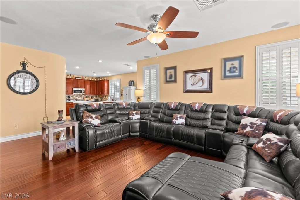 680 Coral View, Las Vegas, NV 89110