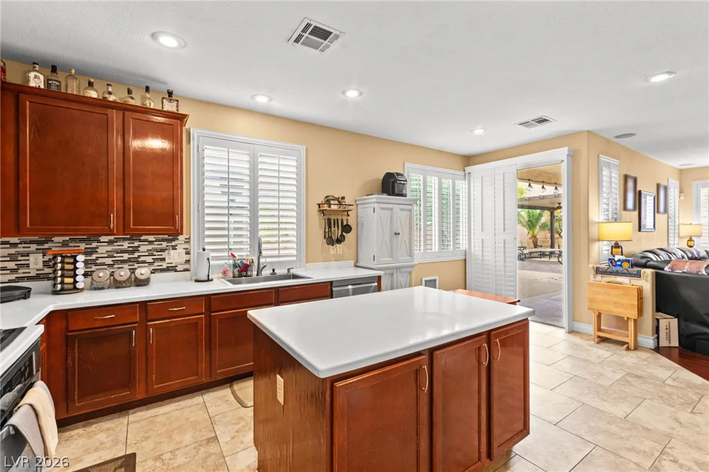 680 Coral View, Las Vegas, NV 89110